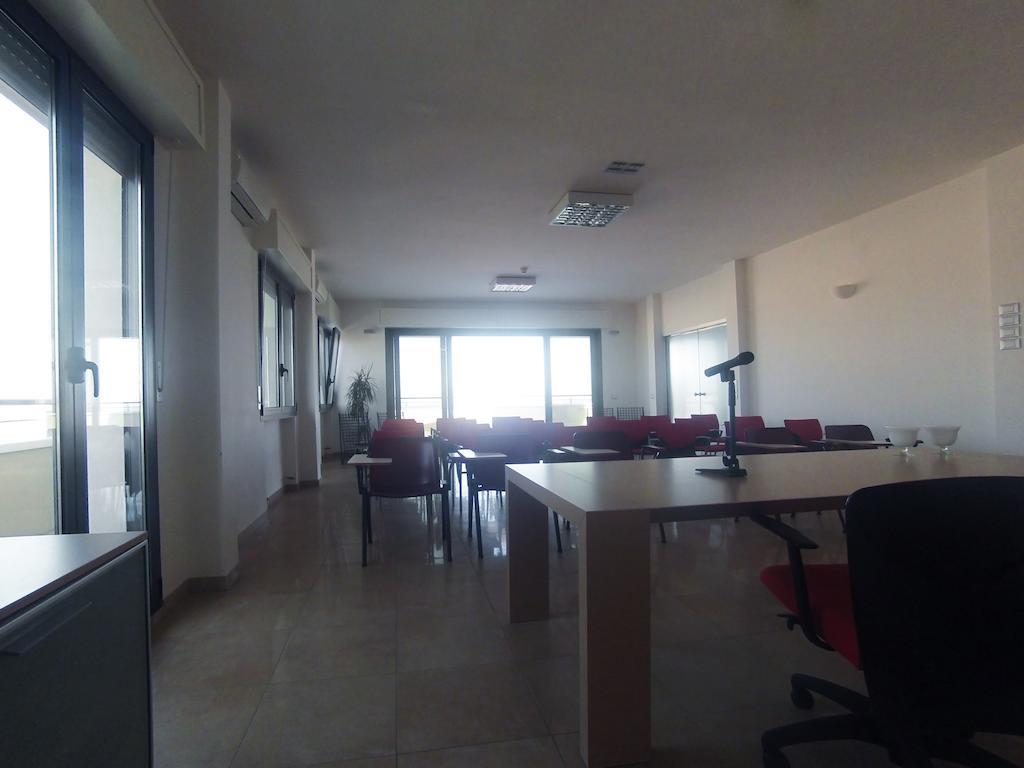 Hotel Acropolis Католика Екстериор снимка